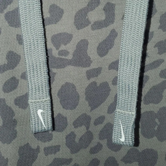Nike Training Dri-FIT Oversized Leopard Print Cropped Hoodie Size M - Picture 2 of 13